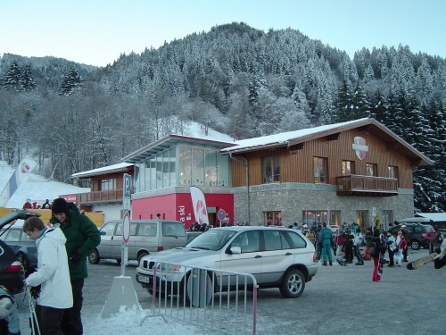 Die Snowboardschule, bei der ich letztes Jahr einen Kurs gemacht hab