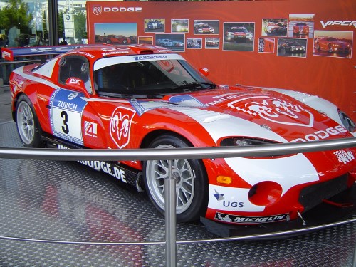 Eine Dodge Viper im Renntrimm