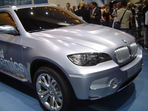 ...und die Studie BMW X6