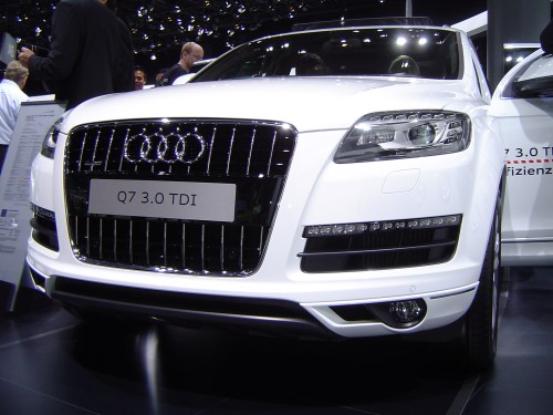 Die neue Front des Q7 nach dem Facelift