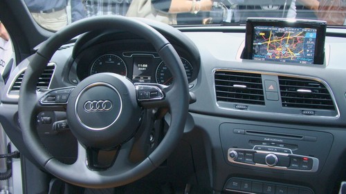 Audi Q3 Innenraum mit Amaturenbrett