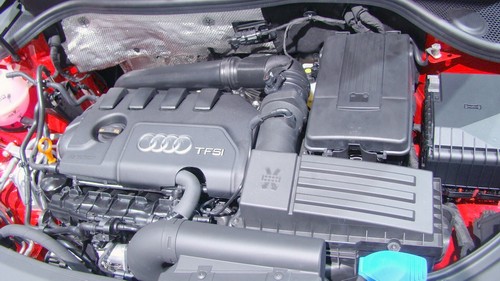 Audi Q3 Motorraum mit 2.0 TFSI (210 PS)