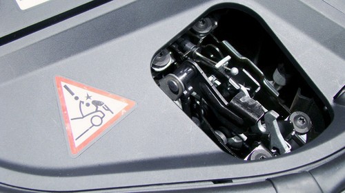 BMW M5 Motorhaube mit Fanghaken