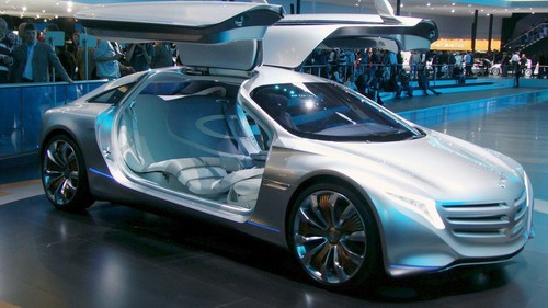 Mercedes-Benz F125! Concept - Front- und Seitenansicht