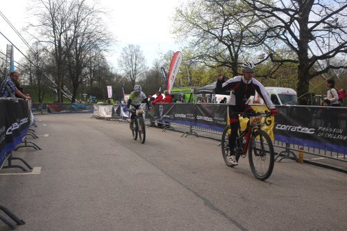 MTB CityBike Marathon München: Alex bei der Zieleinfahrt