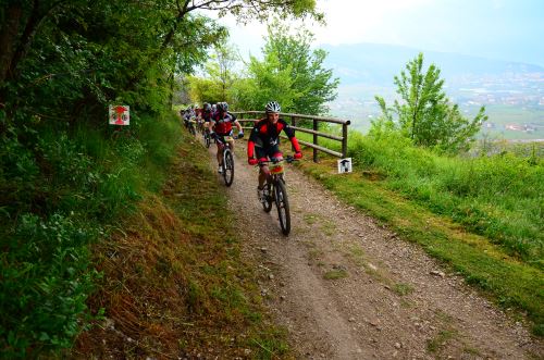 Rocky Mountain BIKE Marathon in Riva del Garda: Alex schon weit oberhalb von Riva del Garda