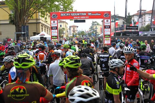 Rocky Mountain BIKE Marathon in Riva del Garda: Blick Richtung Startlinie