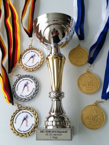 Pokal und Medaillien