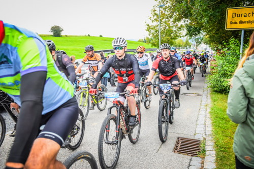 8. Kemptener AUTO BROSCH Bike Marathon - kurz nach dem Start: Alex ist entspannt