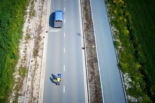 Der Spiegelbus aus der Drohnenperspektive