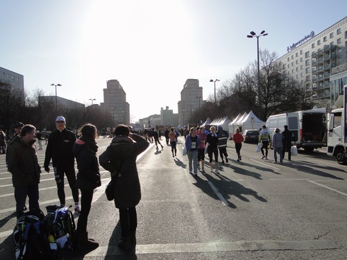 Der Start- und Zielbereich am frühen Morgen