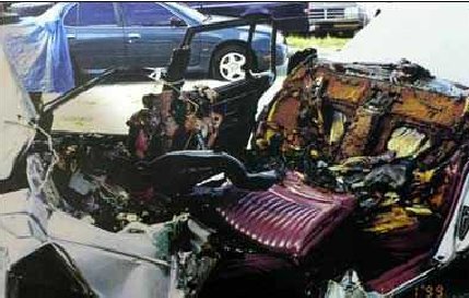 Das Auto, in welchen Jacqueline fuhr. Jacqueline Saburido wurde von einem anderen Auto getroffen, welches von einem angetrunkenem 17-jährigen Student gefahren wurde. Das geschah im Dezember 1999.