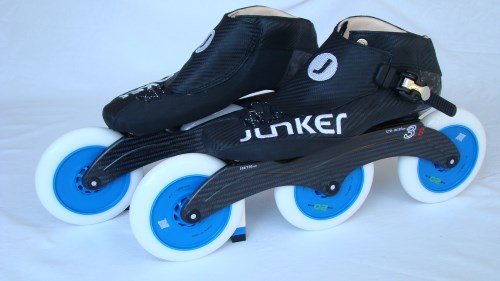 Junker-Speedskates mit EO 3.8 Karbonschine und Matter One20Five TR3 F1 Rollen | Gesamtgewicht: 2282 g*