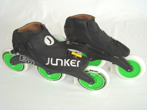 Junker-Speedskates mit EO 3.8 Karbonschine und Matter One20Five G13 TR3 F1 Rollen | Gesamtgewicht: 2295 g*