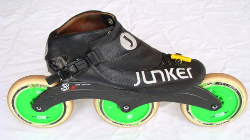 Junker-Speedskates mit EO 3.8 Karbonschiene und Matter One20Five G13 TR3 F1 125 mm | Gesamtgewicht: 2274 g (2 x 1132 g)*