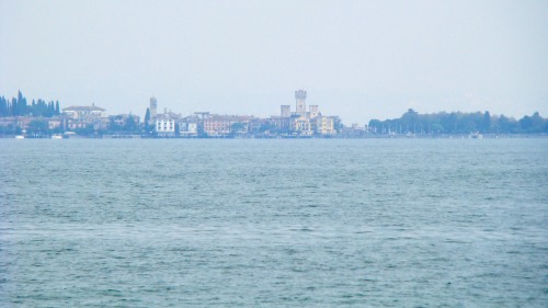 ...und hier sieht man die Burg von Sirmione ganz gut