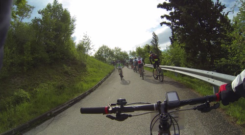 Riva-MTB-Marathon - man sieht gar nicht, dass es hier super steil den Berg rauf geht