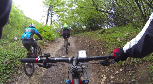 Riva-MTB-Marathon - eine steile Rampe im matschigen Wald