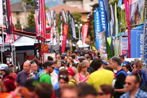 Dichtes Gedränge auf der Bike-Messe in Riva del Garda