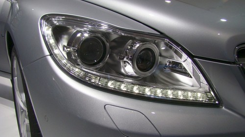 Mercedes-Benz CL 500 - Frontscheinwerfer mit Bi-Xenon sowie LED-Stand- und Blinklicht