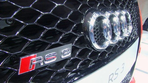 Audi RS3 - Waben-Kühlergrill - da freuen sich die Bienen...