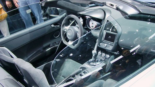 Audi R8 GT Spyder - Innenraum mit Amaturenbrett