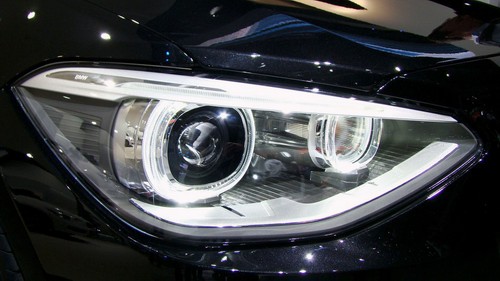 BMW 1er Frontscheinwerfer - Bi-Xenon mit LED-Tagfahrlicht