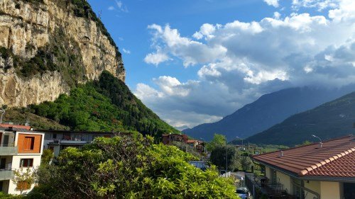 Blick aus meinem Fenster Richtung Norden - links der Monte Brione