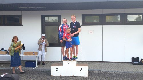 Siegerehrung: 2. Platz in der Ak30 beim 10 km Rennen