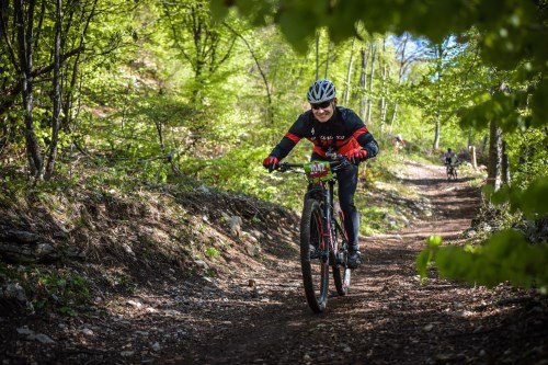 Rocky Mountain BIKE Marathon Riva 2017 - Alex im ersten Trail