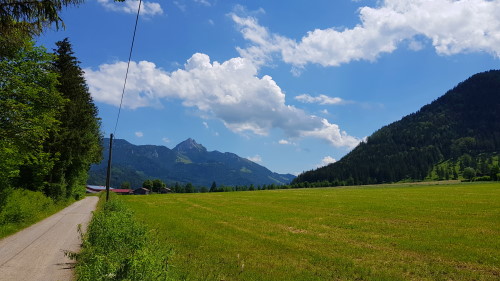 Schon aus der Ferne ist der markante Wendelstein zu sehen