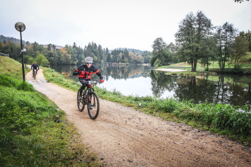 Woidman MTB-Marathon in Thurmansbang - Alex und sein MTB werden immer dreckiger...