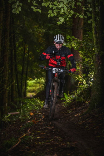 Woidman MTB-Marathon in Thurmansbang - im (Bayerischen) Wald war es teilweise so dunkel, das selbst das Blitzlicht den Moment nicht erhellen konnte