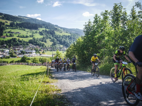 25. KitzAlpBike-Marathon - auf den ersten Metern des ersten Anstiegs