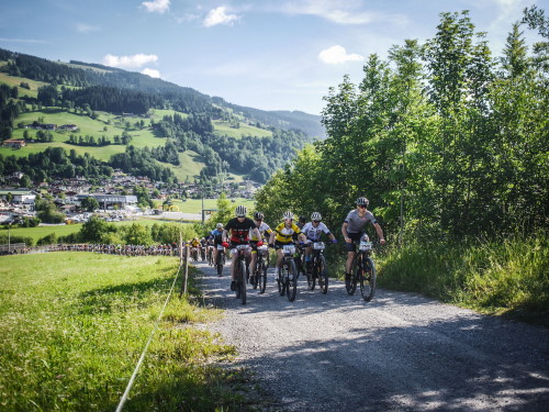 25. KitzAlpBike-Marathon - auf den ersten Metern des ersten Anstiegs