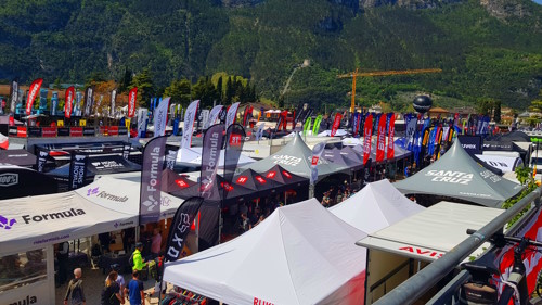 SCOTT BIKE Marathon 2022 in Riva del Garda - Expo-Gelände mit zahlreichen Ausstellern