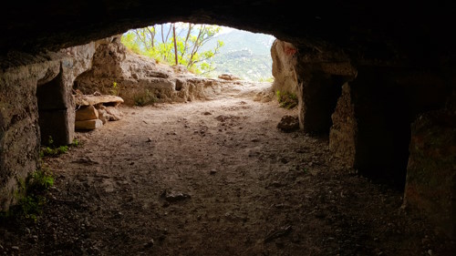 Einer der Tunnel im Monte Brione
