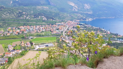 Blick vom Monte Brione hinunter nach Torbole