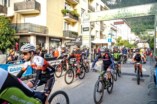 SCOTT BIKE Marathon 2022 in Riva del Garda - kurz nach dem Startschuss