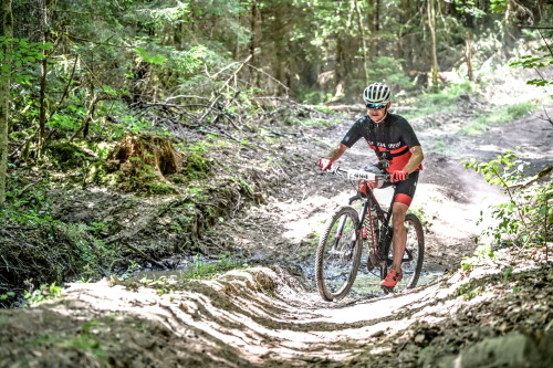 23. Franken Bike Marathon in Trieb - Alex kurz nach einer Bachdurchfahrt