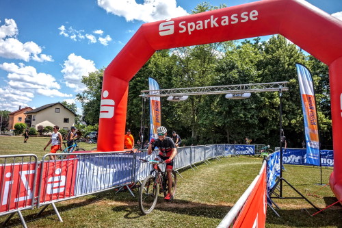 23. Franken Bike Marathon in Trieb - Alex freut sich, im Ziel zu sein