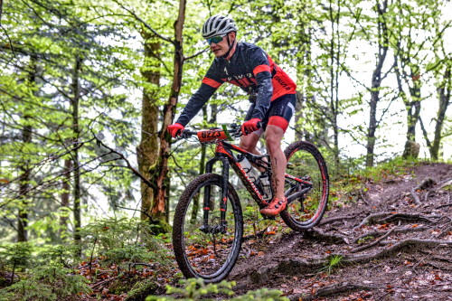 eldoRADo MTB Marathon in Angerberg - Alex ist im ersten Trail hoch konzentriert