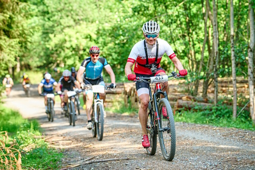 24. Franken Bike Marathon in Trieb - 10 min nach dem Start läuft es gut für Alex