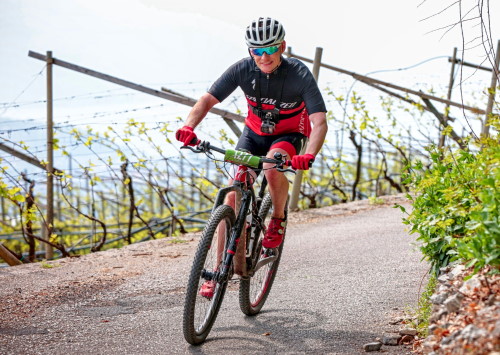 SCOTT BIKE Marathon 2023 in Riva del Garda - das Ziel ist nahe und das Lachen fällt leicht