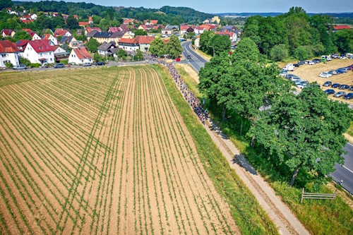 24. Franken Bike Marathon in Trieb - Impressionen: Kurz nach dem Start der Mitteldistanz