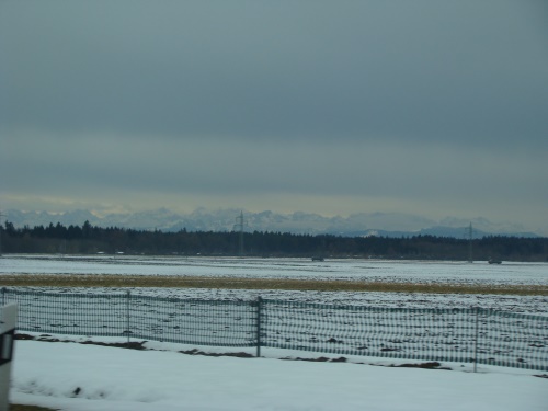 Kaum hatten wir München verlassen, konnte man auch schon die Alpen sehen...