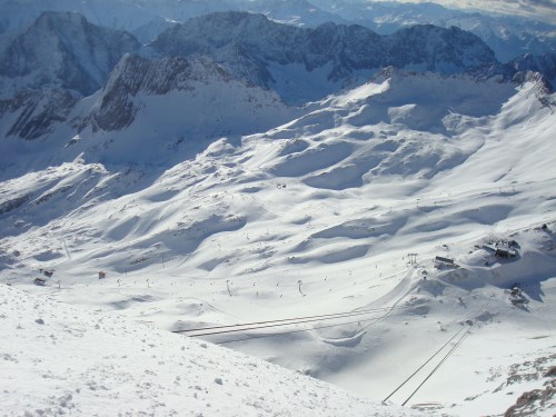 Hier ist der südliche Teil vom Skigebiet Zugspitzplatt zu sehen