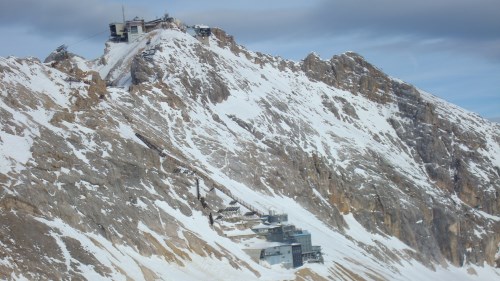 Die Zugspitze und das Schneefernerhaus, eine Wetterstation